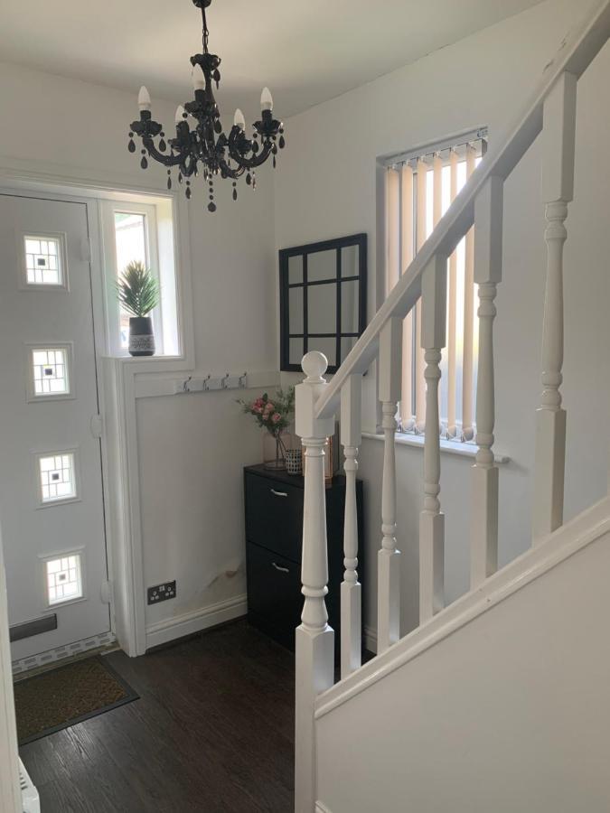 Modern 3 Bedroom Luxury Home With Private Drive Idle Exteriör bild